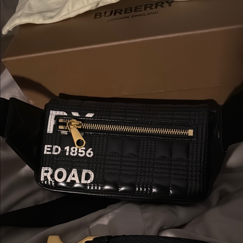 Burberry Lola Bag - Picture 4 of 12